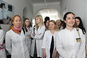 В ярмарке вакансий для выпускников мединститута БФУ им. И. Канта приняли участие более трехсот человек